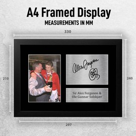 HWC Trading A4 FR Ole Gunnar Solskjaer & Sir Alex Ferguson 1999 Treble Gifts Printed Signed Autograph Picture for Fans and Supporters - A4 Framed