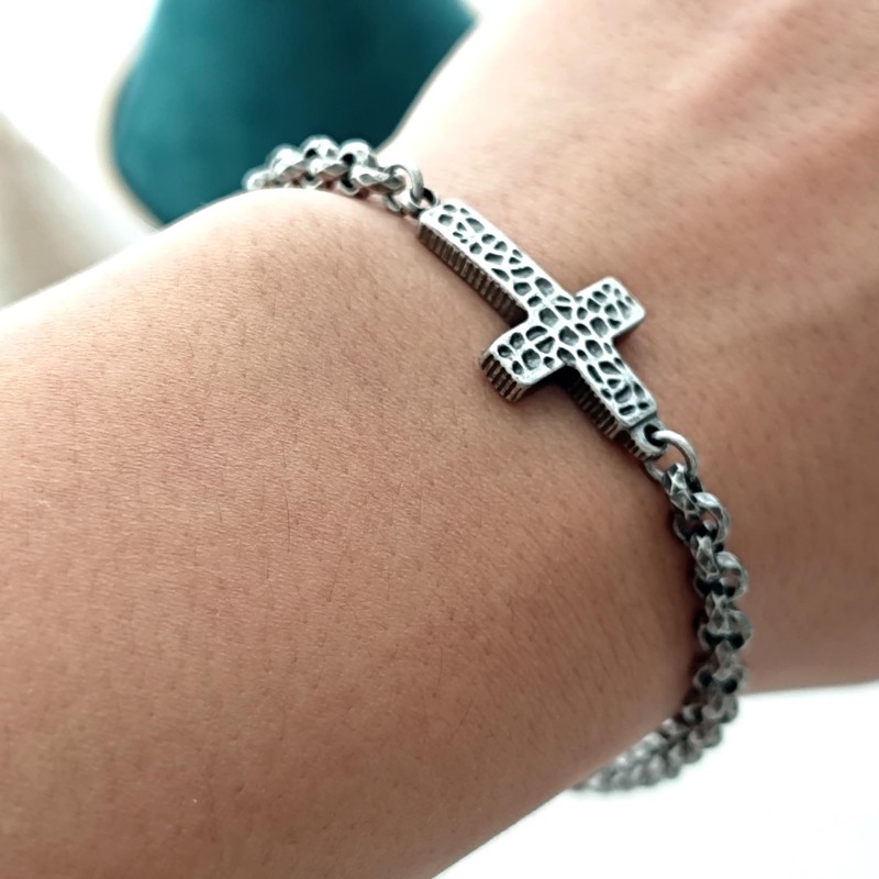 ULLMYYL Stainless Steel Cross Chain Bracelet for Men
