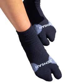 Zensah Compression Bunion Sport Socks - Bunion Relief Corrector Socks with Big Toe Separator (2 Pairs - Black, Medium)