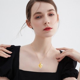 Glass Cremation Jewelry Necklace for Ashes Heart Memorial Lockets for Ashes Stainless Steel Keepsake Urn Ashes Pendants