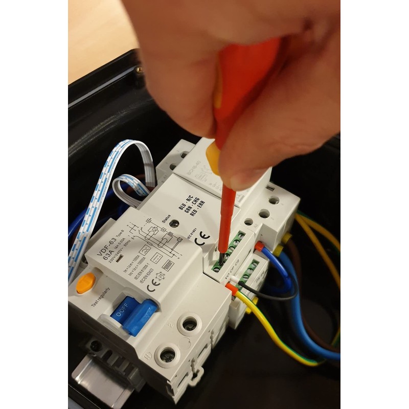 BRILLIANT TOOLS BT068010 VDE Screwdriver Set 9-Piece Slotted and PH