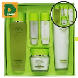 Dmark Moist basic full water 3-piece set skin care moisturizing cosmetics set aloe cosmetics gift housewife / 촉촉한 기초풀워터 3종세트 스킨케어 보습용 화장품세트 알로에 화장품 선물 주부