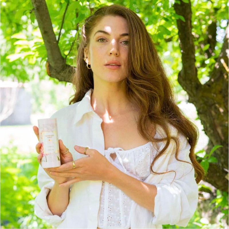 Camille Scented Talc-Free Body Powder, Perfumed Dusting Powder, Camille Beckman,