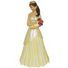 Quinceañera con ramo en amarillo