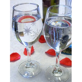 Holiday Snowflake Wine Glasses - Set of 2 Standard Wine Glasses - Silver Snowflake Design - 14 oz