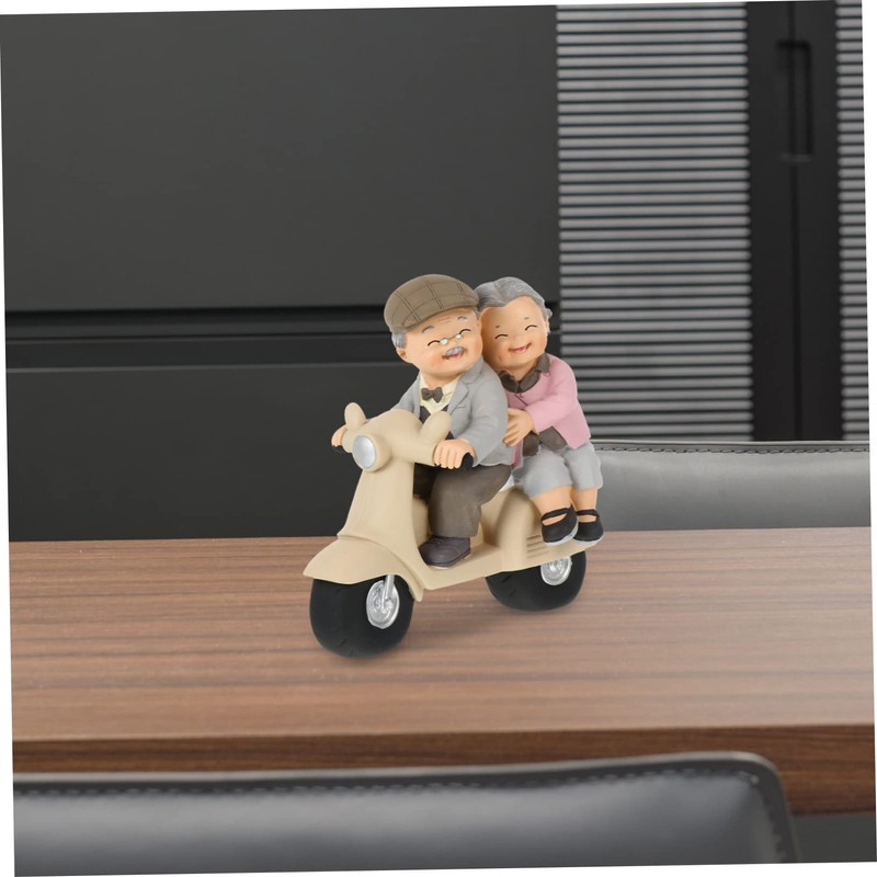 Gatuida 1Pc Elderly Couple Figurine Hand Painted Resin Statue Romantic