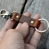 JJNUSA - Llavero de piel genuino de nogal para hombre,