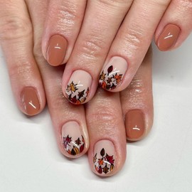 LBPEPAMZ Fall Press on Nails Real Short Square Fake Nails Autumn Brown Maple Leaves Stick on Nails Full Cover Glossy Solid Color Acrylic False Nails Thanksgiving Day Glue on Nails for Women 24Pcs