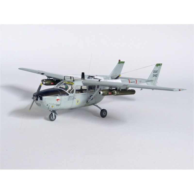 ICM ICM48290 1:48-Cessna O-2A Skymaster (Recon.)