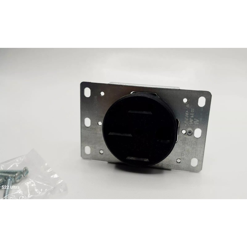 Leviton Leviton 279 50 Amp 125/250 Volt 3P 4W Flush