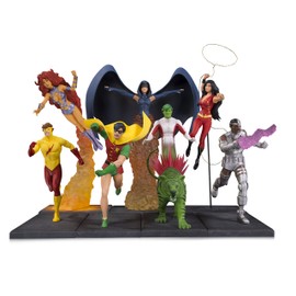 DC Collectibles The New Teen Titans: Starfire Multi-Part Statue