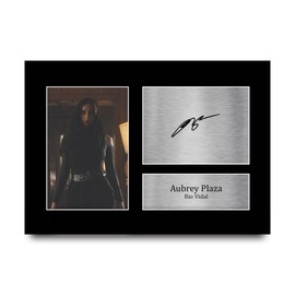 HWC Trading Aubrey Plaza Agatha All Along Gifts Printed Signed Autograph Picture for TV Show Fans - A4
