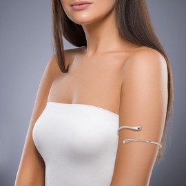 CABODYALS Silver Cuff Bracelet Upper Arm Cuff Bangle Bracelets Summer Vintage Elegance Armlets Shining Adjustable Punk Open Coil Metal Arm Jewelry Armband for Women Lady Party Beaches Club Dress