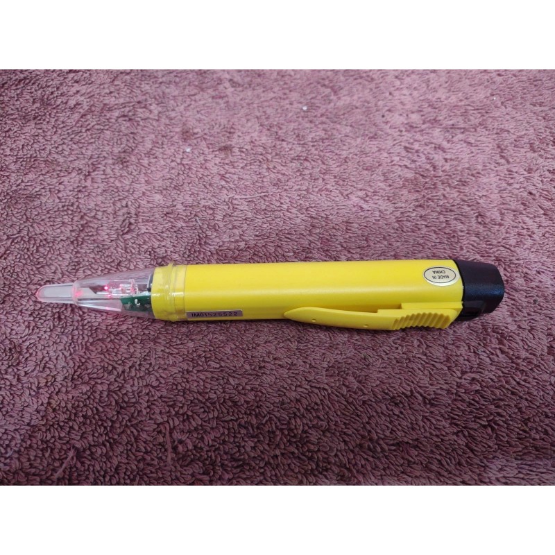 GreenLee #1112 No-Contact Voltage Detector w/ Flashlight Tick Tester