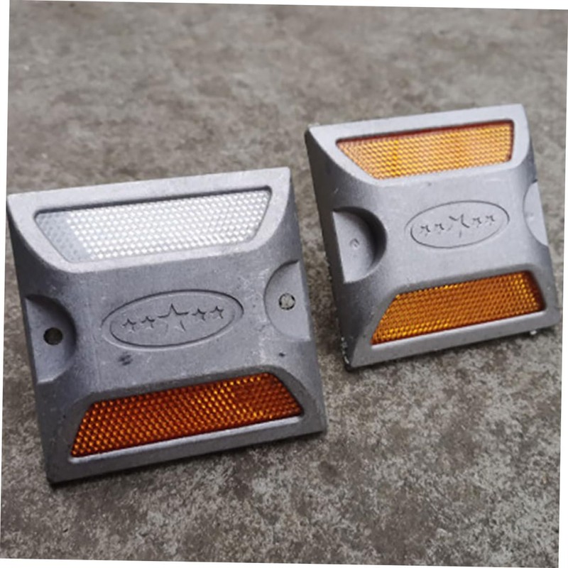 Operitacx 4pcs Reflective Cast Aluminum Road Markers for Enhanced Night