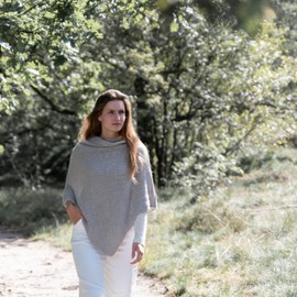 KNIT FACTORY - Coco Knitted Poncho - Women's Knitted Poncho with Crew Neck - With Wool - High Quality, Laurel.