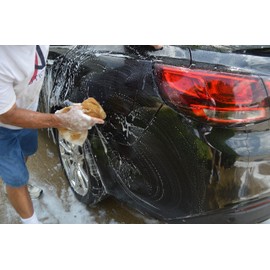 FenderSplendor Euro Car Care Wash & Wax. is The Best Way to Clean and Shine Your car's Finish in-Between Regular waxing, Boosting Your Protection, Glossiness and Shine. 32 oz Bottle