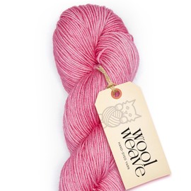 Superwash - Hilo de lana merino para proyectos de punto y ganchillo, hilo teñido a mano de alta calidad, 100 gr, 240 yardas de peso Dk, hilo de color rosa camelia lujoso, suave y duradero