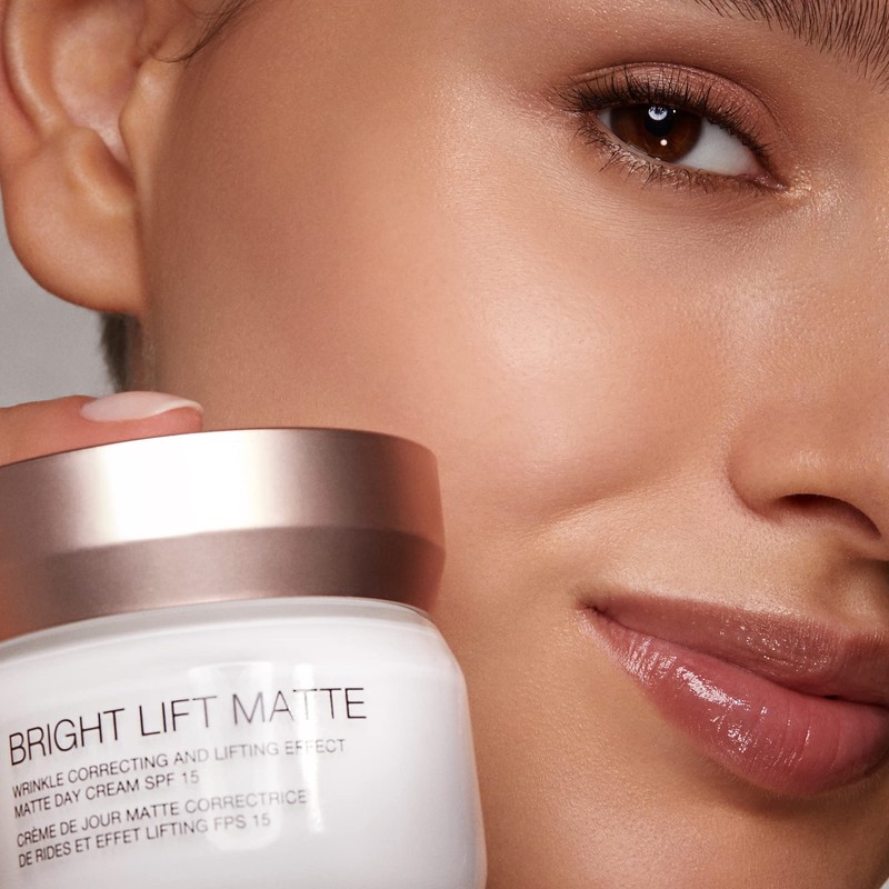 KIKO Milano Bright Lift Matte Matte Day Cream with Lifting