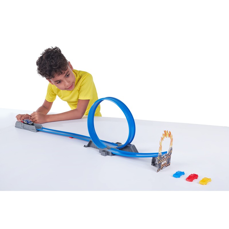 METAL MACHINES Track looping, includes 1 car 30 x 6