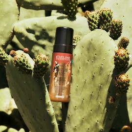 Eveline Cosmetics Brazilian Body Express-Selbstbräunungsschaum - Schnell wirkender, streifenfreier Bräunungsschaum mit Aloe-Wasser und Vitamin E, lang anhaltende natürliche Bräune, vegane Formel