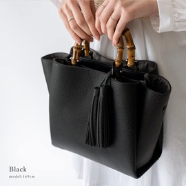 VITAFELICE Inb-90032p Women's 2-Way Mini Bag with Bamboo Handle, Black