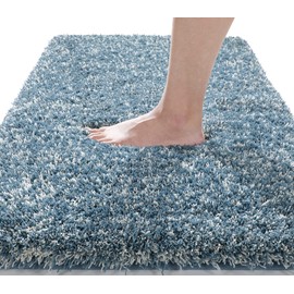 Yimobra Fluffy Plush Bath Mat, Super Shaggy Soft Comfortable Non Slip, Water Absorbent Microfiber Bath Mat, Machine Washable Thick Bathroom Floor Rugs for Shower, 43 x 61 cm, Denim Blue