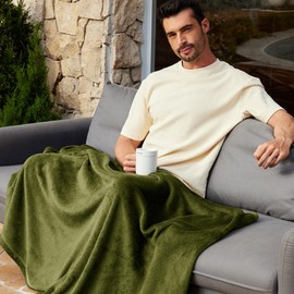 Exclusivo Mezcla Soft Throw Blanket, 127 x 178 CM Fleece Velvet Blanket for Sofa Settees, Fluffy Sofa Throws, Warm, Cozy, Plush and Lightweight Olive Green Blanket