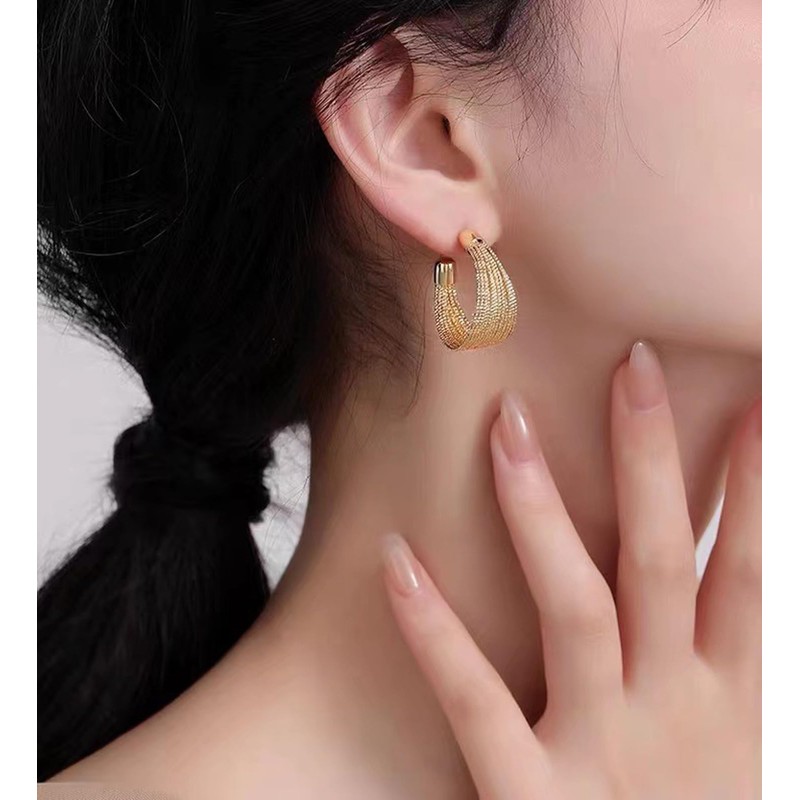 Chunky Gold Earrings for Women Trendy Gold Hoop Huggie Earrings