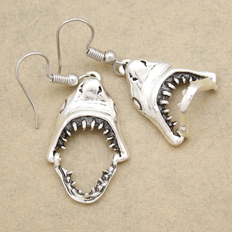 Vintage Silver Silver Shark Tooth Tooth Dangle European and American