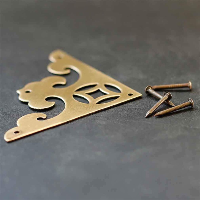 CUTOOP 4pcs Retro Style Antique Brass Triangle Corner Protector with
