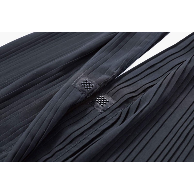 Footmark 403081 Table with Pleated Beige Meal Apron