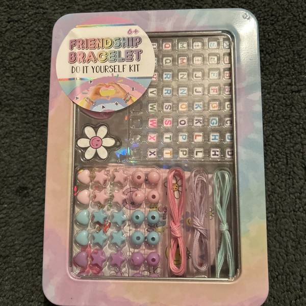 DIY Friendship Bracelet DIY Kit Ages 5+ With Reusable SEE