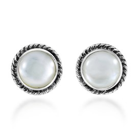 AeraVida Classic & Stylish Round White Mother of Pearl Shell Inlays on Twisting .925 Sterling Silver Framed Stud Earrings for Ocean Inspired Fashion Accessories with a Boho Chic Vibe