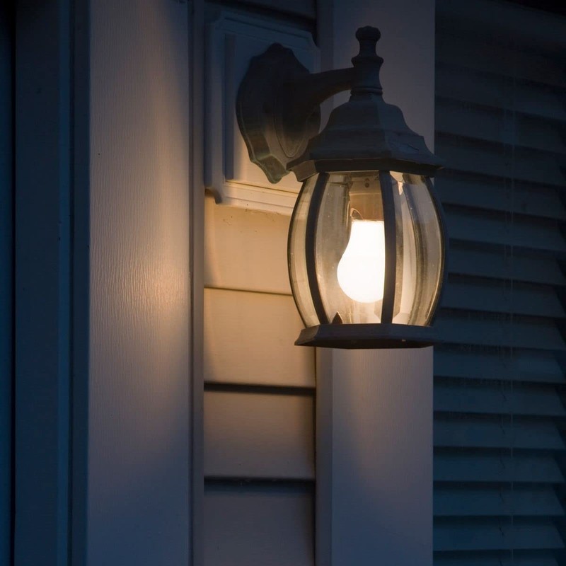 Maxxima LED A19-800 Lumens 60 Watt Equivalent Light Bulb Set