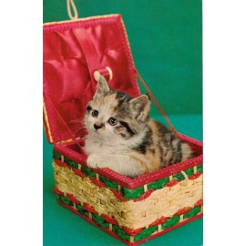 VINTAGE CALICO TABBY KITTEN CAT IN SEWING BASKET POSTCARD UNUSED LUSTERCHROME