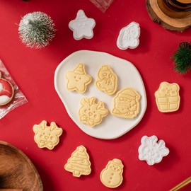 Mini Christmas Cookie Cutters, 8 Pieces, Christmas Cookie Cutters, Elk, Pentagram, Christmas Tree, Apple, Santa, Snowman, Gingerbread Man, Gift Box Mould for Baking