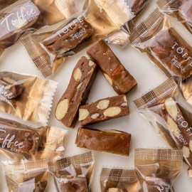 GELUBOO Salted Caramel Almond Toffee Gourmet Cruncy Candy Brittle Individually Wrapped 150g 5.3oz