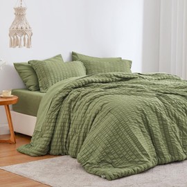 Freyamy Seersucker Bed Linen 135 x 200 cm 2-Piece Green Olive Green Embossed Stripes Textured Bedding Sets Plain Brushed Microfibre Duvet Cover with Zip and 1 Pillowcase 80 x 80 cm