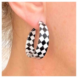 Allereya Vintage Black White Striped Checkered Earrings Acrylic Striped Checkered Dangle Earrings Acrylic C Shaped Circle Drop Earrings Black White Grid Hoop Earrings Jewelry for Women and Girls