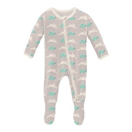 KicKee Print Footie with Zipper, Fitted Long Sleeve Pajamas, Ultra Soft Everyday One-Piece Loungewear, Spring Stories (Latte Tortoise and Hare - 12-18 Months)