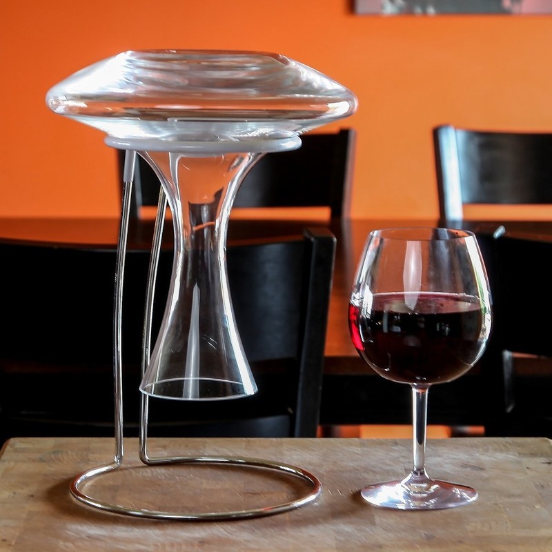 Lily's Home Wine Decanter Drying Stand with Rubber Coated Top