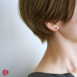 A.UN Jewelry 18K Gold 18YG Certified Birthstone 0.2 inch (4 mm) Shaft Thickness 0.5 inch (12 mm) Dainty Simple Stud Earrings for Women, Natural Stone, Yellow Gold, Garnet