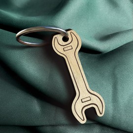 Papa Geschenk - Schraubenschlüssel Schlüsselanhänger handgemacht aus Holz, Glücksbringer, Handwerker Geschenk, Papa kann alles reparieren, Handwerkzeug
