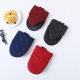 Glynniss Heat Resistant Mini Oven Mitts, 2 Pcs of Short Silicone Oven Mits, Non-Slip Grip Surfaces Kitchen Gloves for Cooking, Machine Washable with Hanging Loops Oven Gloves (5.5x7 inches, red)