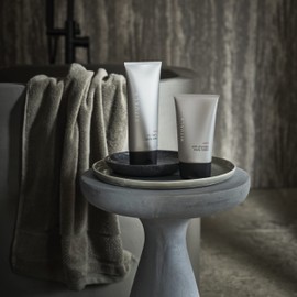 RITUALS Sport Collection 2-in-1 Shampoo and Shower Gel - With Mint, Activated Carbon, Vitamin B5 and Power Recharge Technology - Stimulating and Refreshing