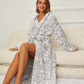 US Local Warehouse Printed Sleepwear Unisex Thickened Flannel Warm Soft  Leopard  Robe Pajama Suitable for Home Use in WinterSize: L, Color: Grey leopard