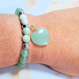 Green Heart Charm Semi-Precious Stones Bracelet Green Aventurine and White Lace Jade HEART CHAKRA BALANCER Birthstone Women Bracelet Yoga Chakra Bracelet (Green Jade Avent)