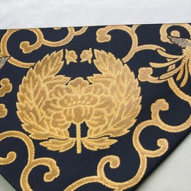 Buddhist Altar Pattern (Inner Lining) Triangular Made of High-Grade Brocade Cloth Impression Purified Soy Shinshu Four Seasons Woven East West (50's - Small 11.4 inches (29 cm), East (Peony) - Navy Blue