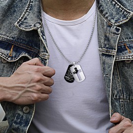 GILIEYER Cross Dog Tag Necklace for Men, Inspirational Bible Verse Dog Tag Pendant Stainless Steel Chain Cross Necklace for Men Christian Jewelry Meaningful Religious Gifts for Him (Serenity Prayer)